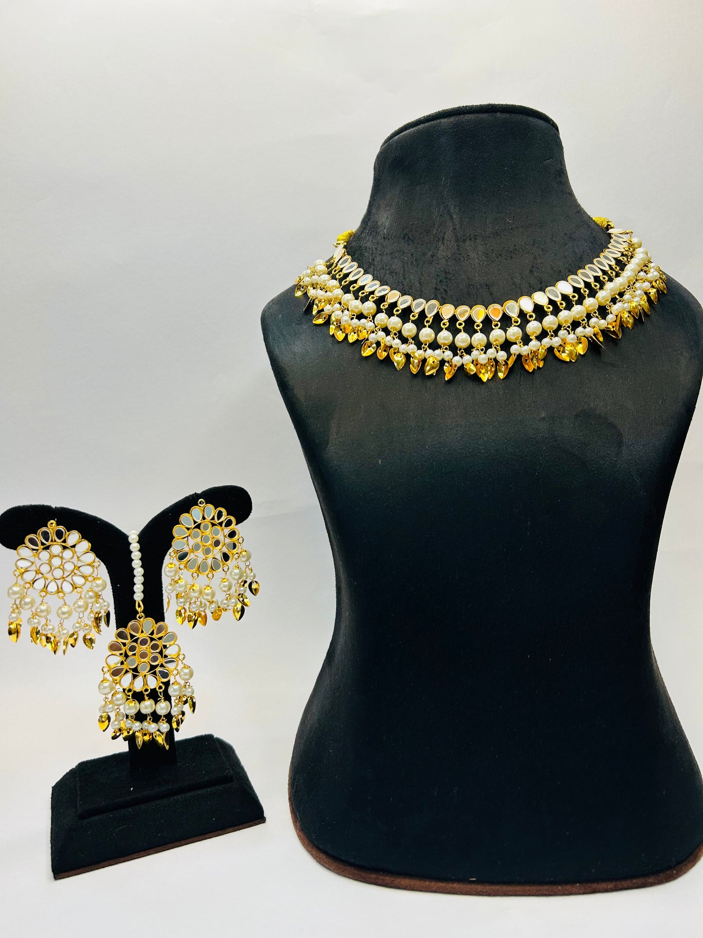 Golden color Traditional Floral Kundan Pearl Choker Necklace Jewelry Earrings & Maang tikka Set For Women