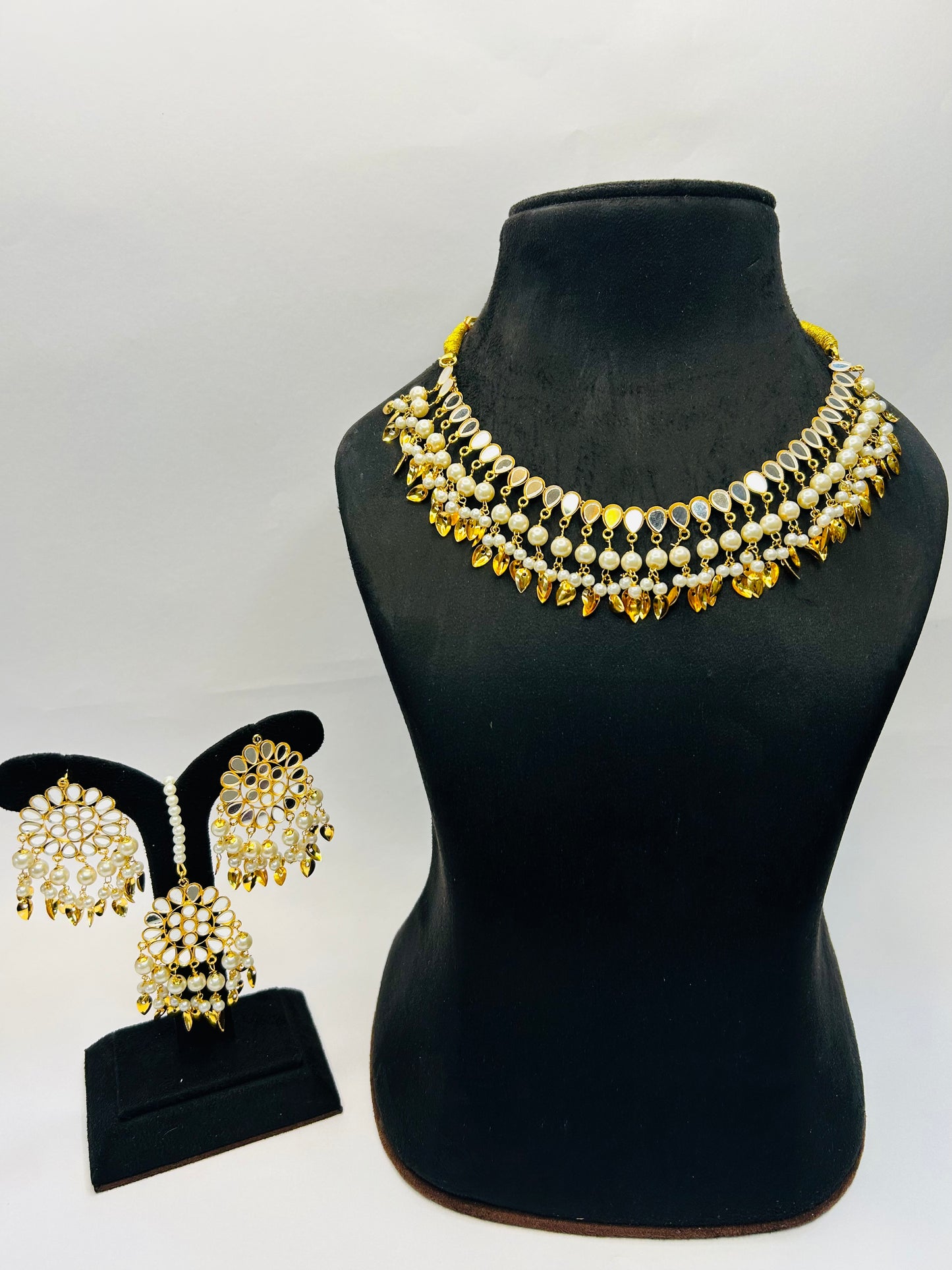 Golden color Traditional Floral Kundan Pearl Choker Necklace Jewelry Earrings & Maang tikka Set For Women